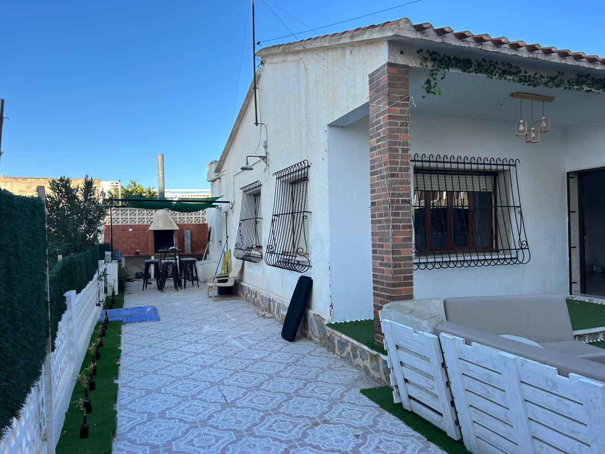 Verkoop. Geschakelde woning in Torre De La Horadada