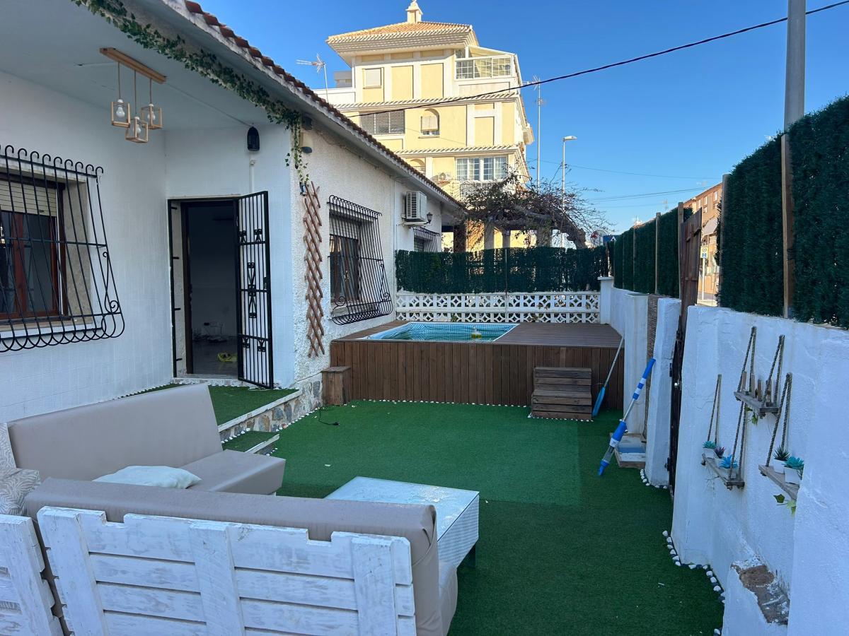 Verkoop. Geschakelde woning in Torre De La Horadada