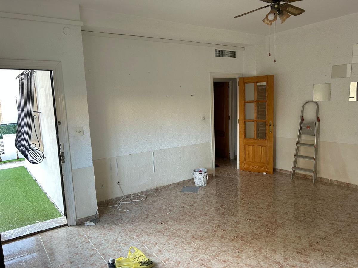Verkoop. Geschakelde woning in Torre De La Horadada