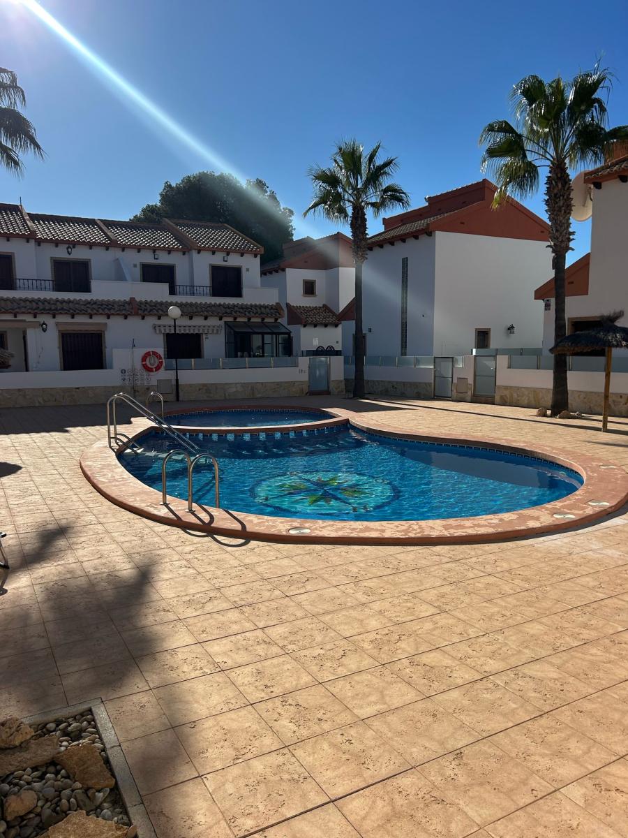 Vendita. Bifamiliare a Villamartin