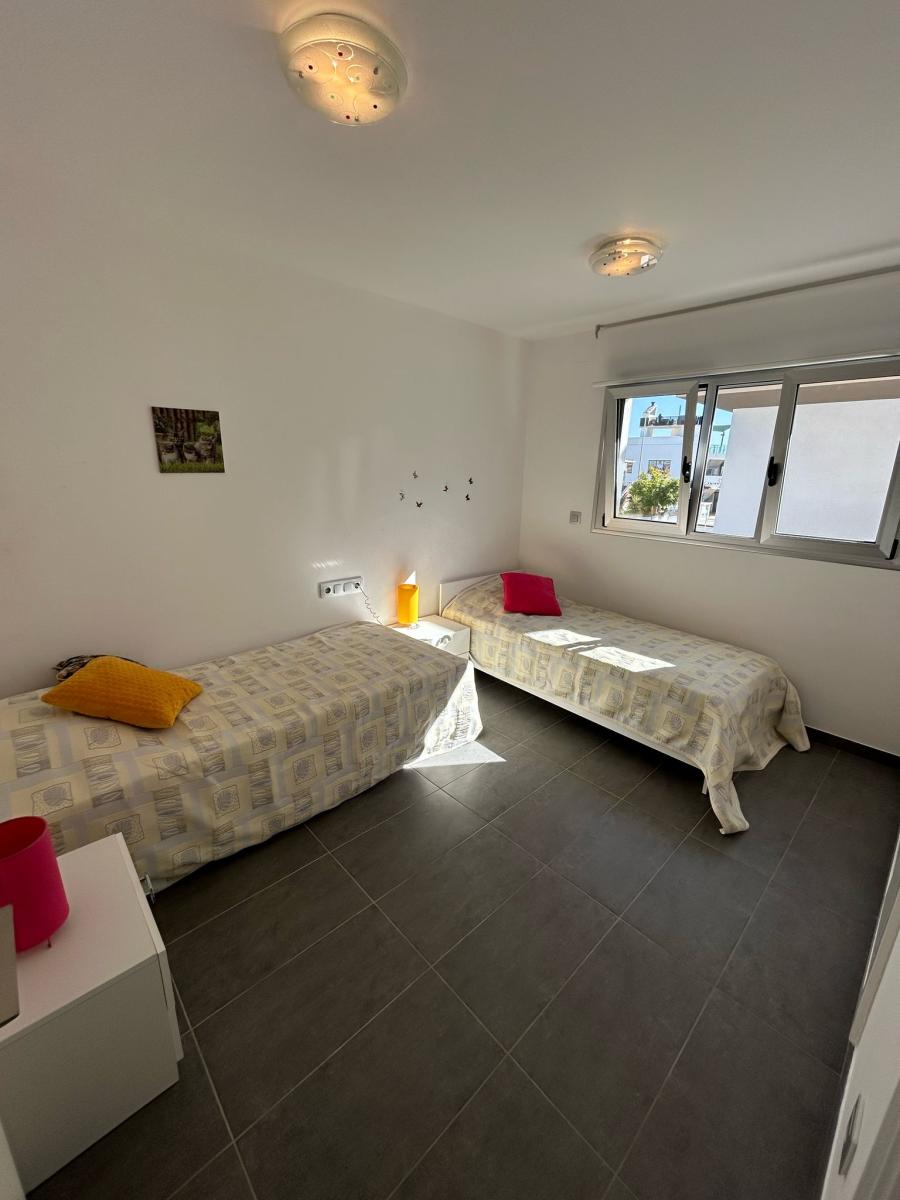 Verkoop. Villa in Torre De La Horadada
