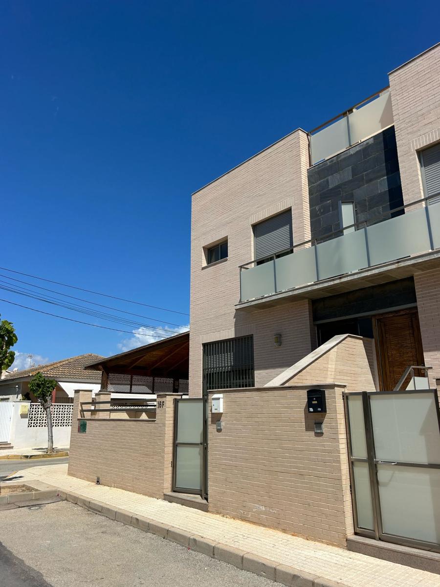 Verkoop. Geschakelde woning in Torre De La Horadada