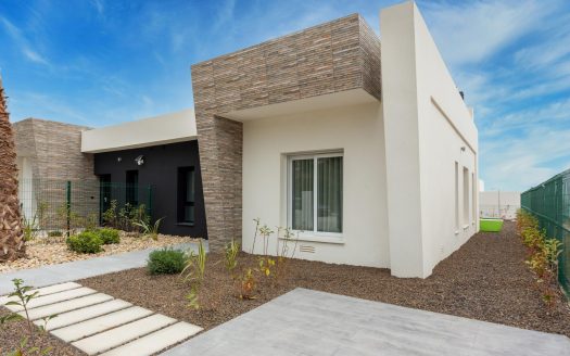 FANTASTIC MEDITERRANEAN VILLA ON GOLF COURSE CLOSE TO THE SEA