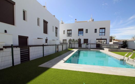 Modern Townhouses and Semi-Detached Homes in Pilar de la Horadada
