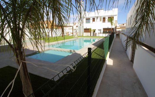 Modern Townhouses and Semi-Detached Homes in Pilar de la Horadada