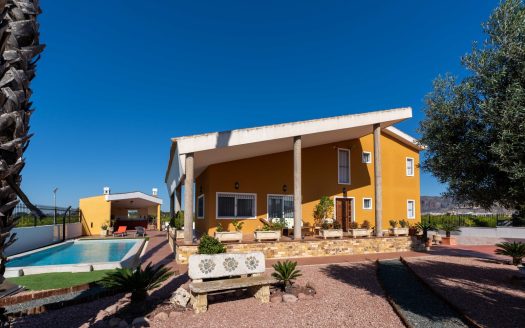 Finca for sale in Orihuela