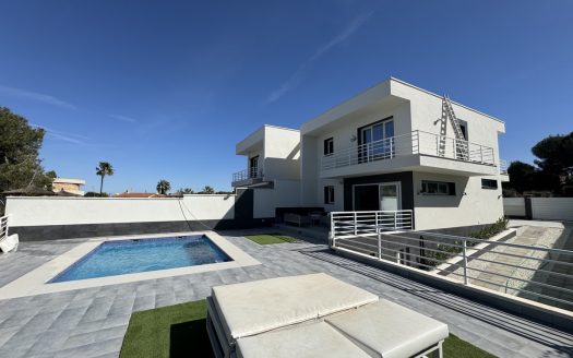 Villa for sale in Los Balcones