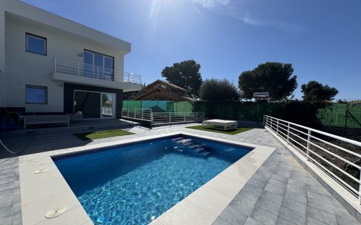 Villa for sale in Los Balcones