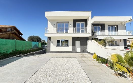 Villa for sale in Los Balcones