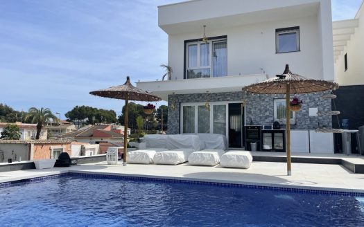 Villa for sale in Los Balcones