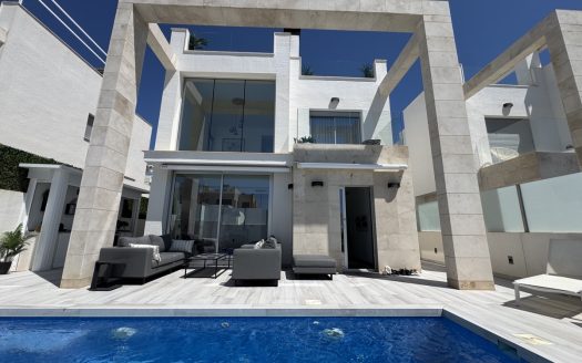 Villa for sale in Lomas de Cabo Roig