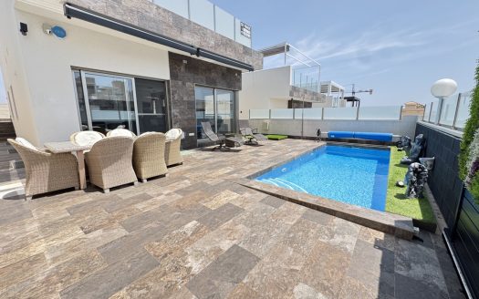 Villa for sale in Villamartin