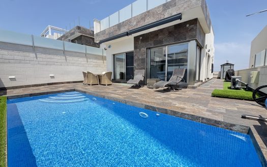 Villa for sale in Villamartin