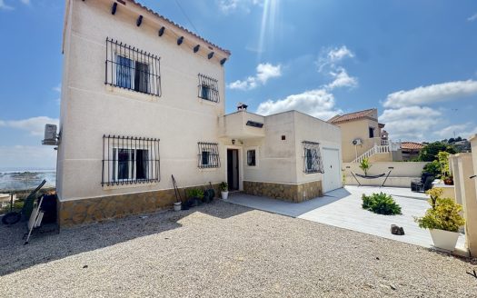 Villa for sale in San Miguel De Salinas