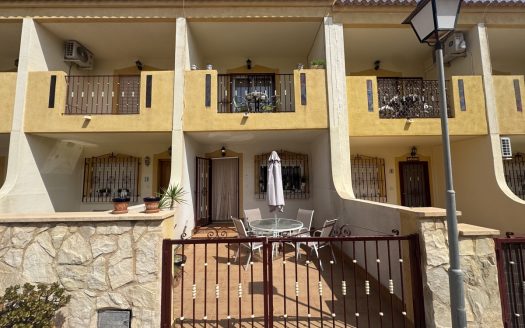 Townhouse for sale in La Zenia