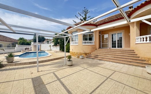 Villa for sale in San Miguel De Salinas