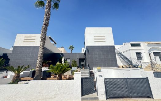 Bungalow for sale in Villamartin