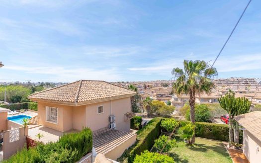 Villa for sale in Orihuela Costa
