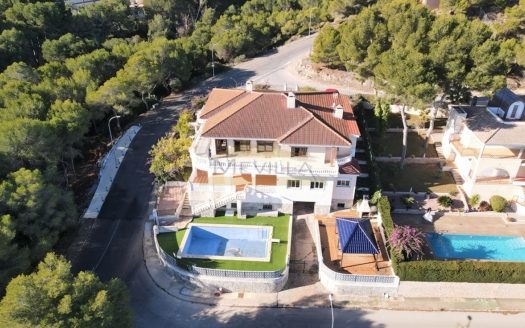 Villa for sale in Campoamor