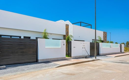NEW BUILD TOWNHOSES IN LOS ALCAZARES