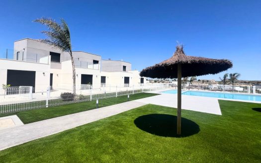 NEW BUILD TOWNHOUSES IN ALTAONA GOLF RESORT, MURCIA