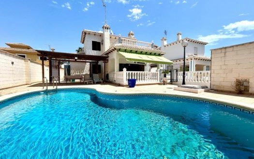 Villa for sale in Orihuela Costa