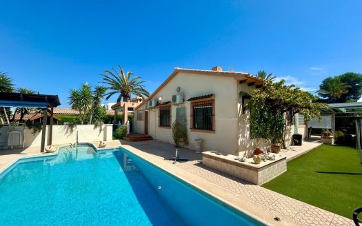 Villa for sale in Orihuela Costa
