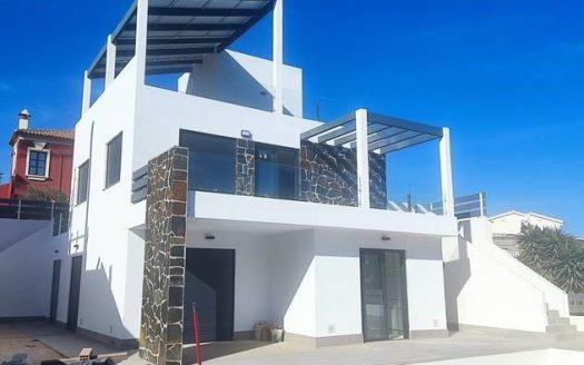 Luxury villa on the first line of the Golf course