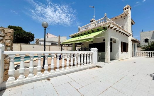 Villa for sale in Orihuela Costa