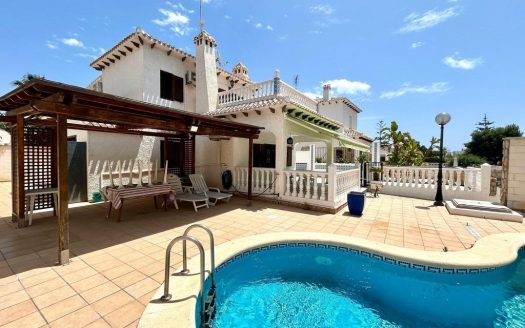 Villa for sale in Orihuela Costa