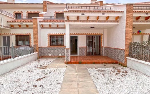 Townhouse for sale in San Miguel de Salinas