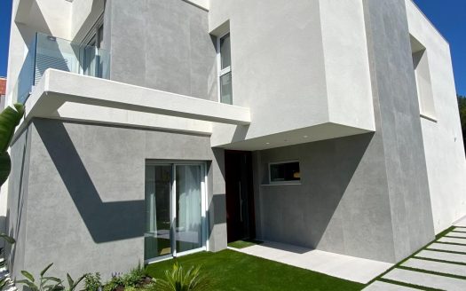 EXCLUSIVITY IN A NATURAL ENVIRONMENT NEXT TO THE MEDITERRANEAN SEA !!!