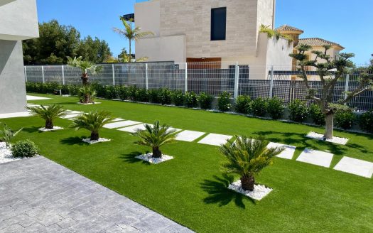 EXCLUSIVITY IN A NATURAL ENVIRONMENT NEXT TO THE MEDITERRANEAN SEA !!!