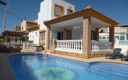 Villa for sale in Pilar de la Horadada