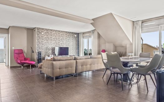 Penthouse for sale in Villamartin