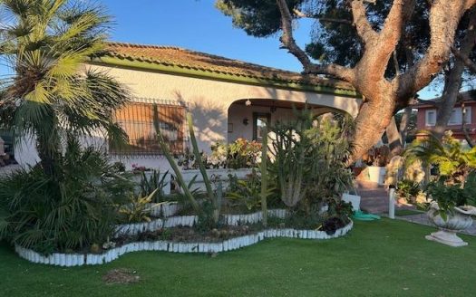 Villa for sale in Orihuela Costa