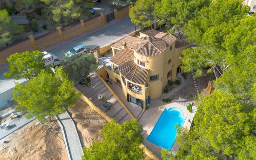 Villa for sale in Villamartin
