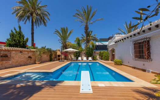 Villa for sale in Orihuela Costa