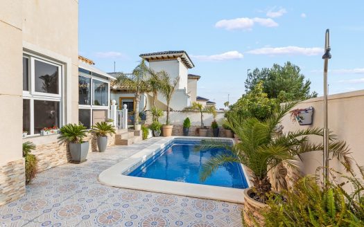 Villa for sale in Orihuela Costa