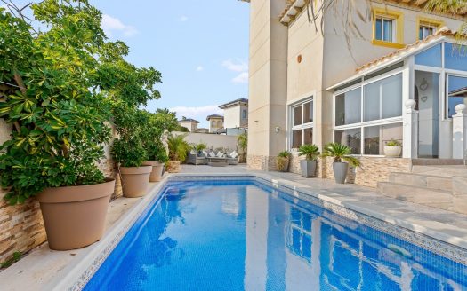 Villa for sale in Orihuela Costa