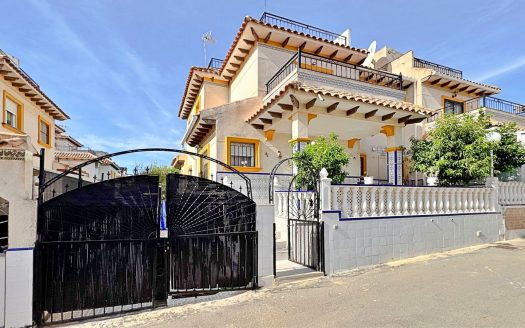 Townhouse for sale in Orihuela Costa