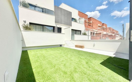 New Build Townhouses for Sale in Cox – 44 Modern Homes with Great Amenities