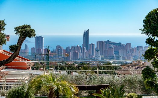 NEW BUILD LUXURY VILLA IN FINESTRAT WITH THE SEA VIEWS