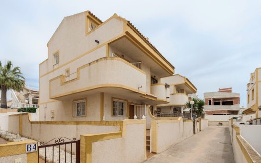 Townhouse for sale in Orihuela Costa