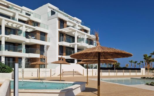 MEDITERRANEAN HOUSING A FEW METERS FROM THE SEA