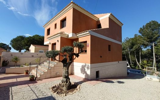 Villa for sale in Pinar de Campoverde