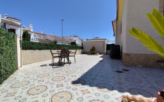 Villa for sale in Villamartin