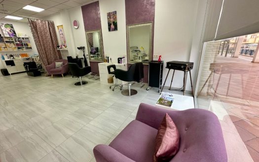 Commercial for sale in La Zenia