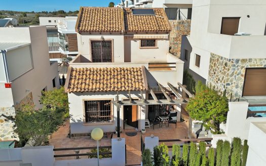 Villa for sale in Villamartin