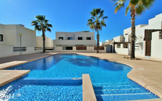Villa for sale in Villamartin